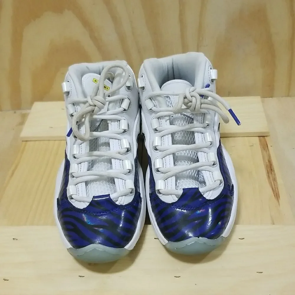 Reebok Classics Panini Question Mid White Blue Tiger Prizm Iverson M 6, W 7 1/2